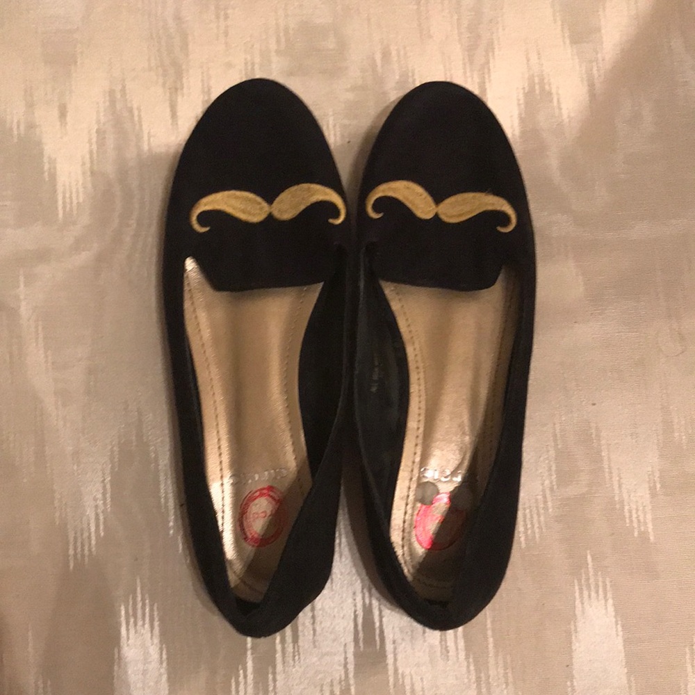 NWOT Gold Mustache Flats